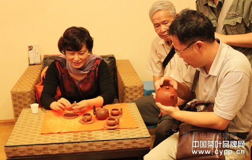 点击查看源网页 紫砂壶大师教您如何养壶