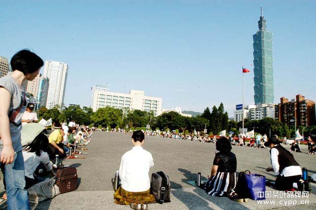 孙中山纪念馆中山公园两侧广场